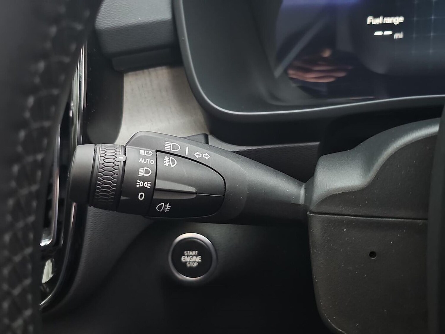 Used Volvo XC40 2025 for sale - 77687965: Photo 28