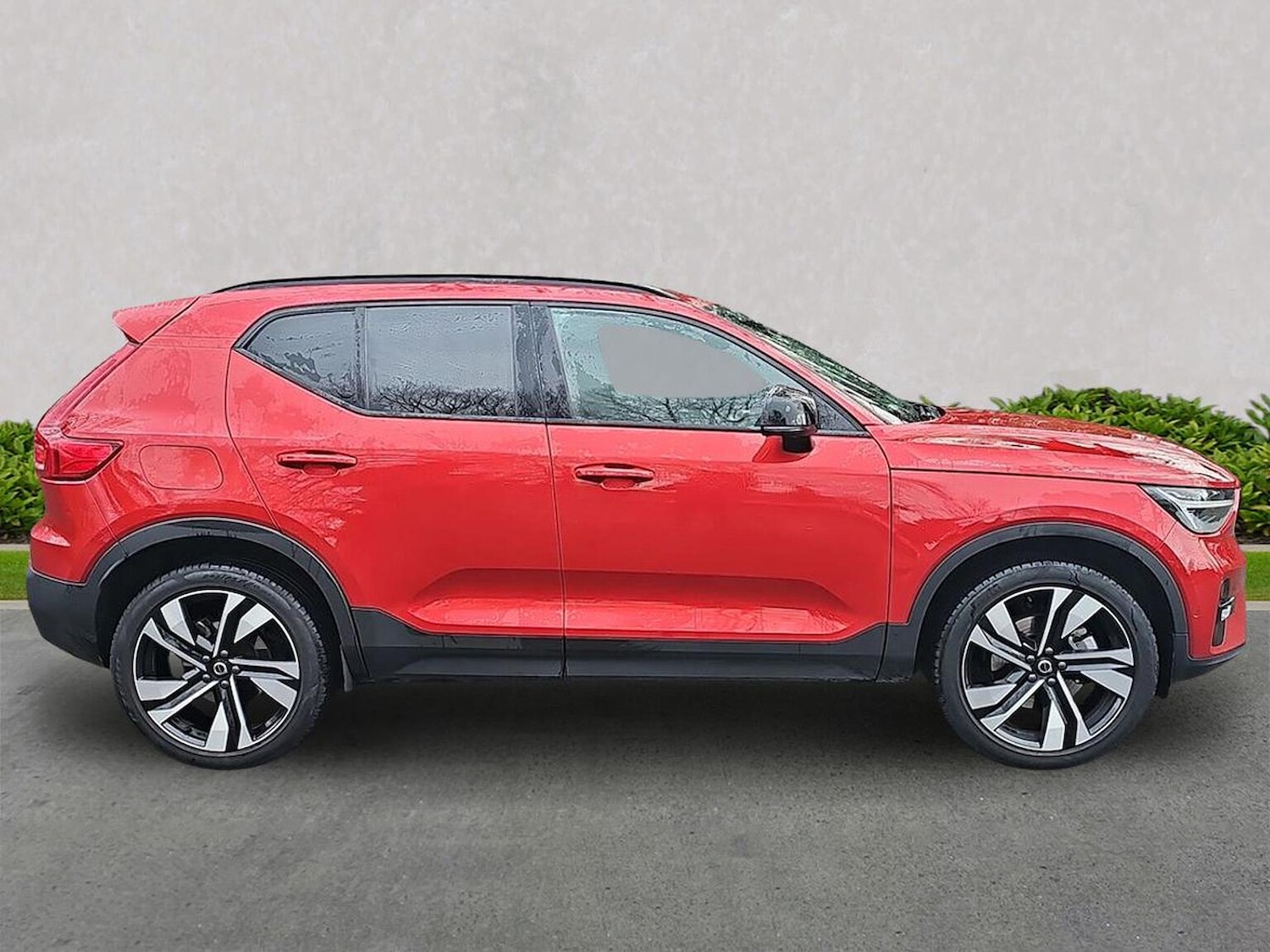 Used Volvo XC40 2025 for sale - 77687965: Photo 3