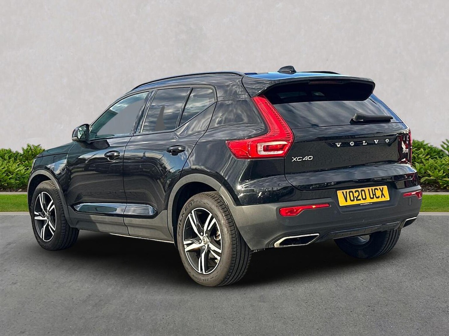 Used Volvo XC40 2020 for sale - 76005840: Photo 2