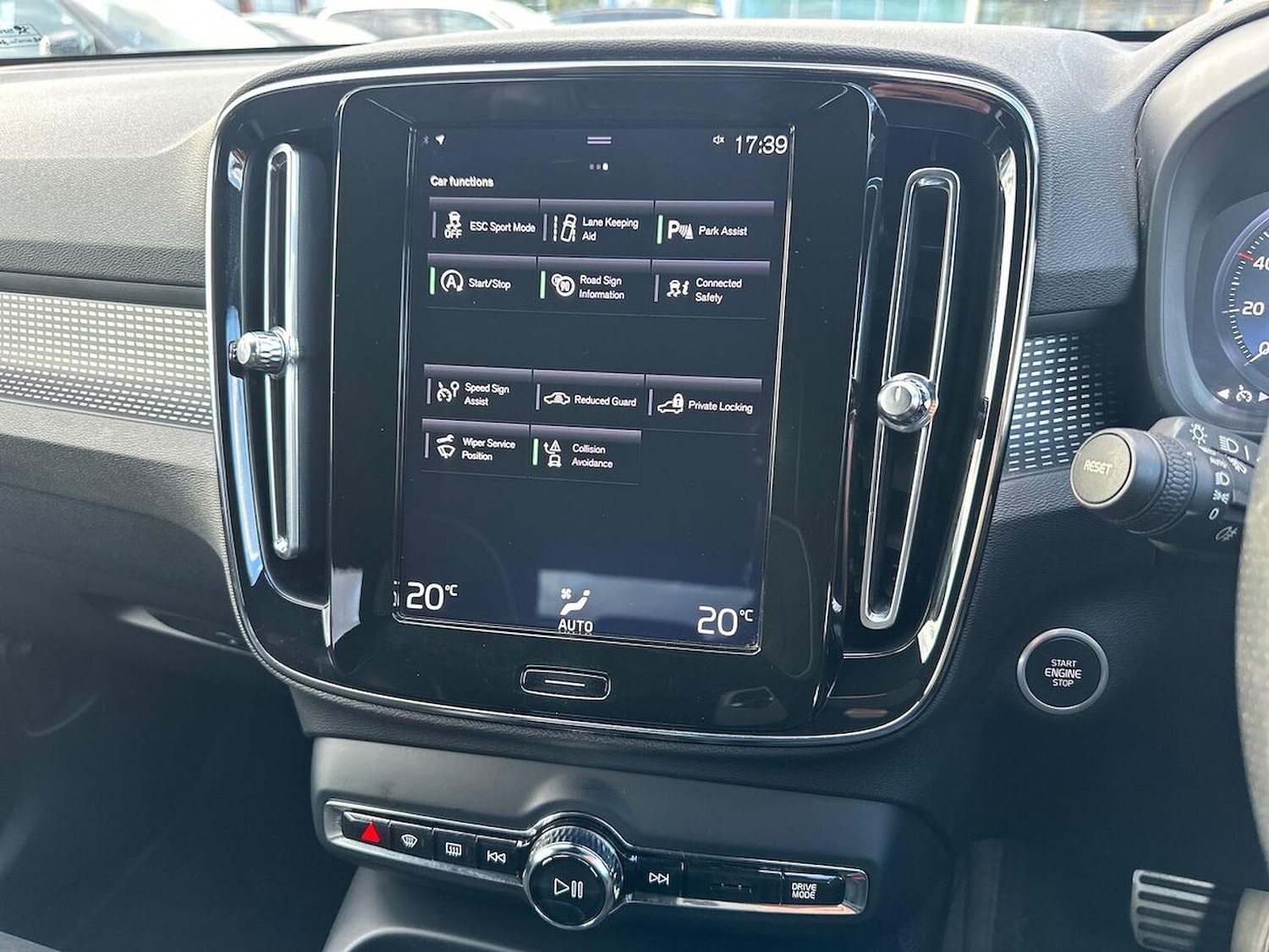 Used Volvo XC40 2020 for sale - 76005840: Photo 38