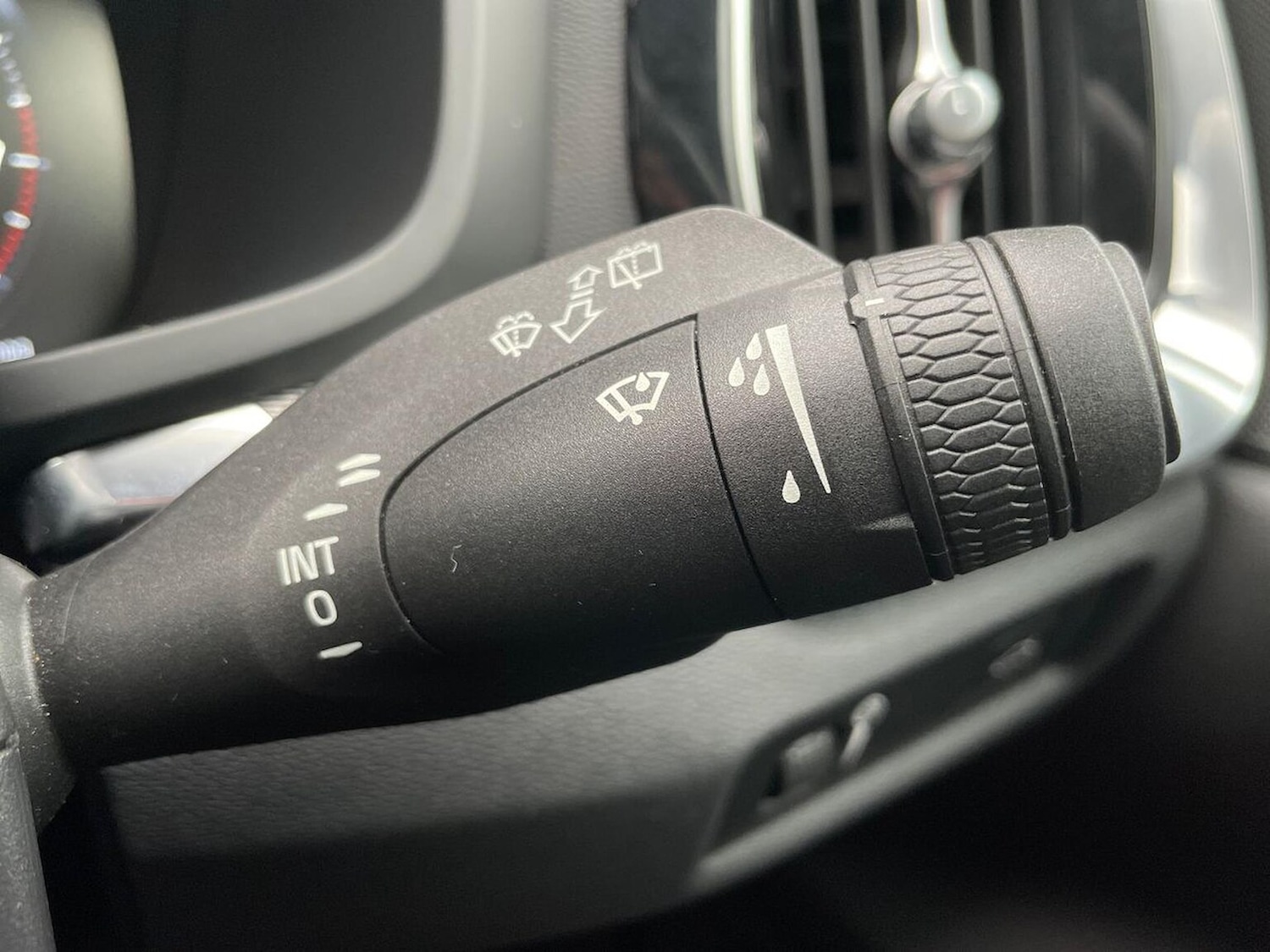 Used Volvo V60 2021 for sale - 76182492: Photo 28
