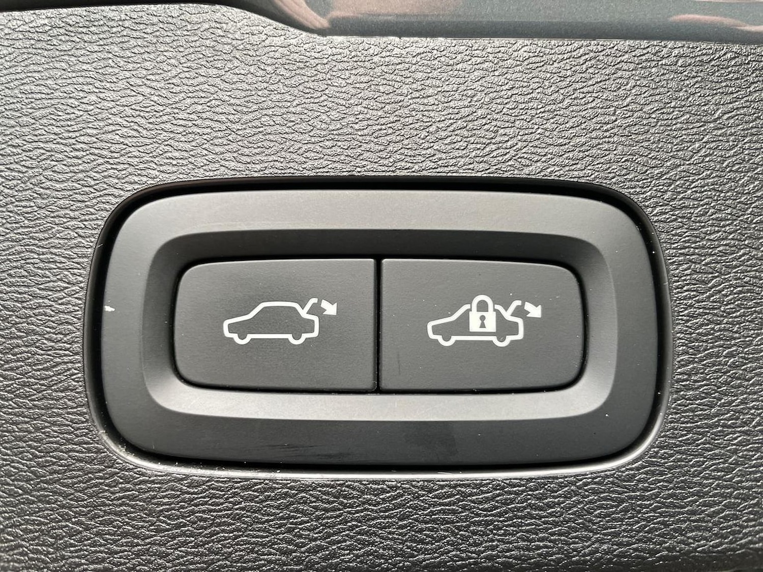 Used Volvo V60 2021 for sale - 76182492: Photo 41