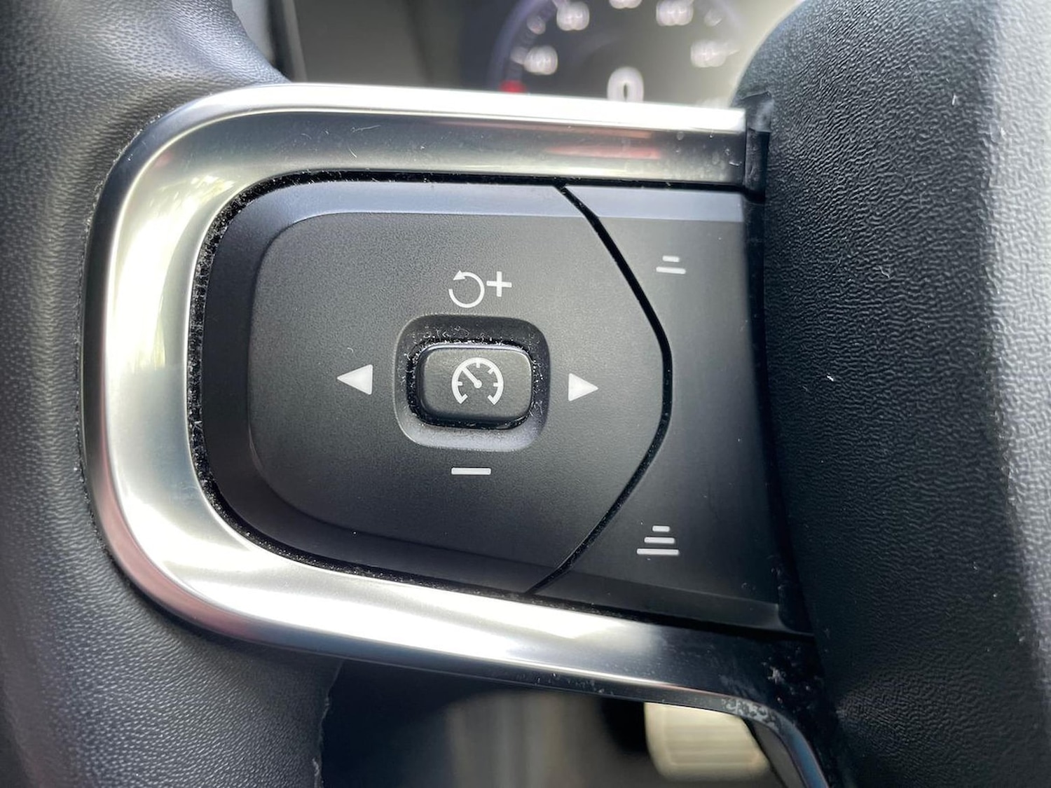 Used Volvo XC40 2022 for sale - 76127176: Photo 27