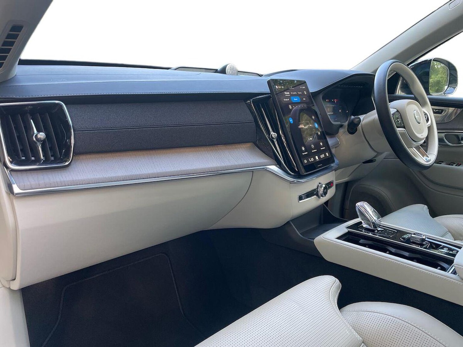 Used Volvo XC90 2025 for sale - 76040762: Photo 7