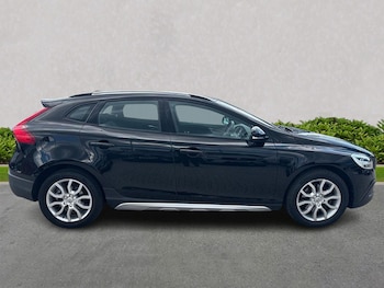 Used Volvo V40 2016 for sale - 75505498: Photo
