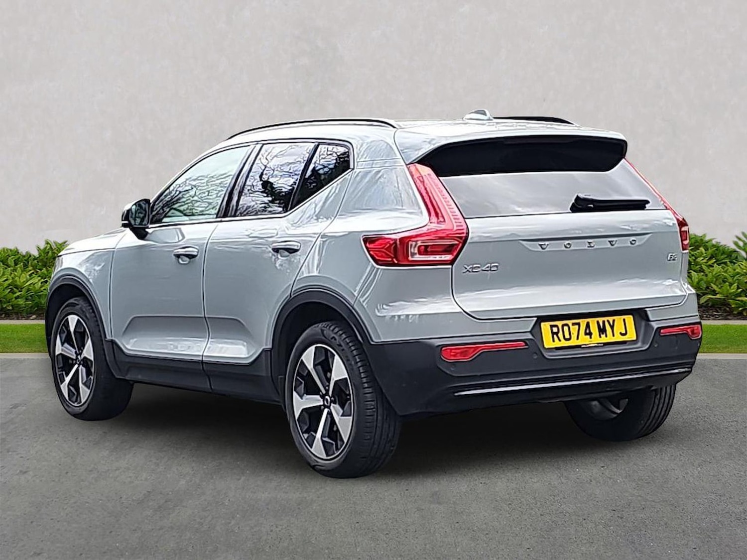 Used Volvo XC40 2024 for sale - 78191344: Photo 2