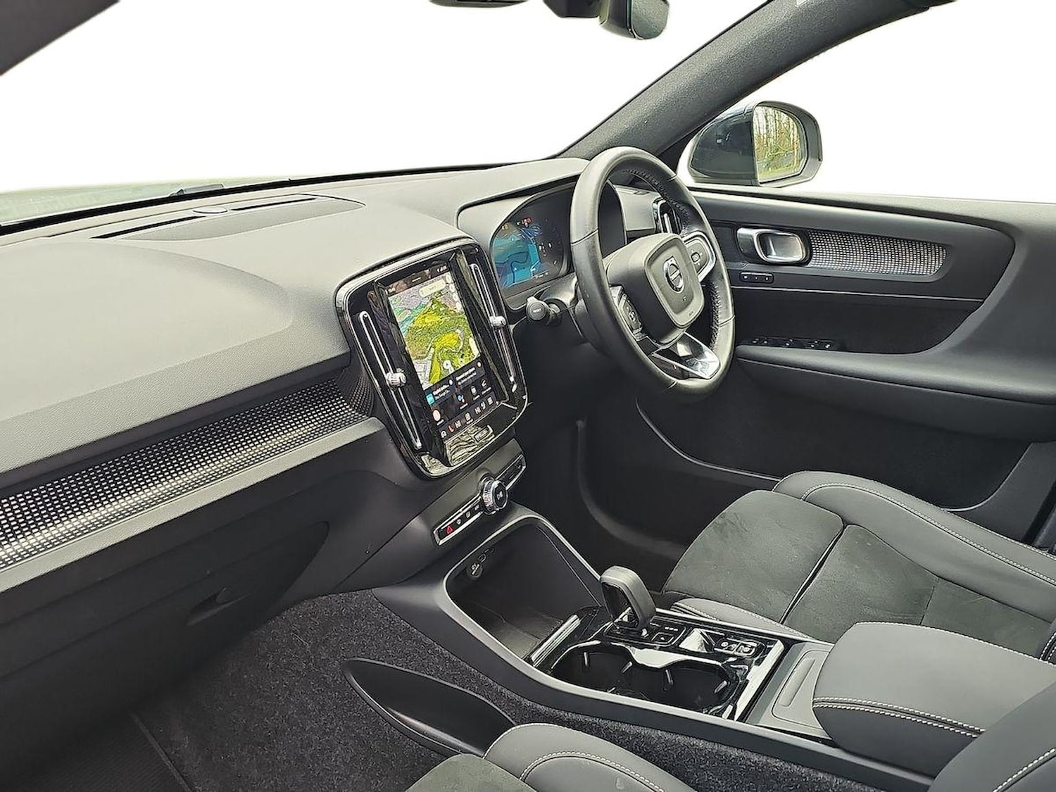 Used Volvo XC40 2024 for sale - 78191344: Photo 9