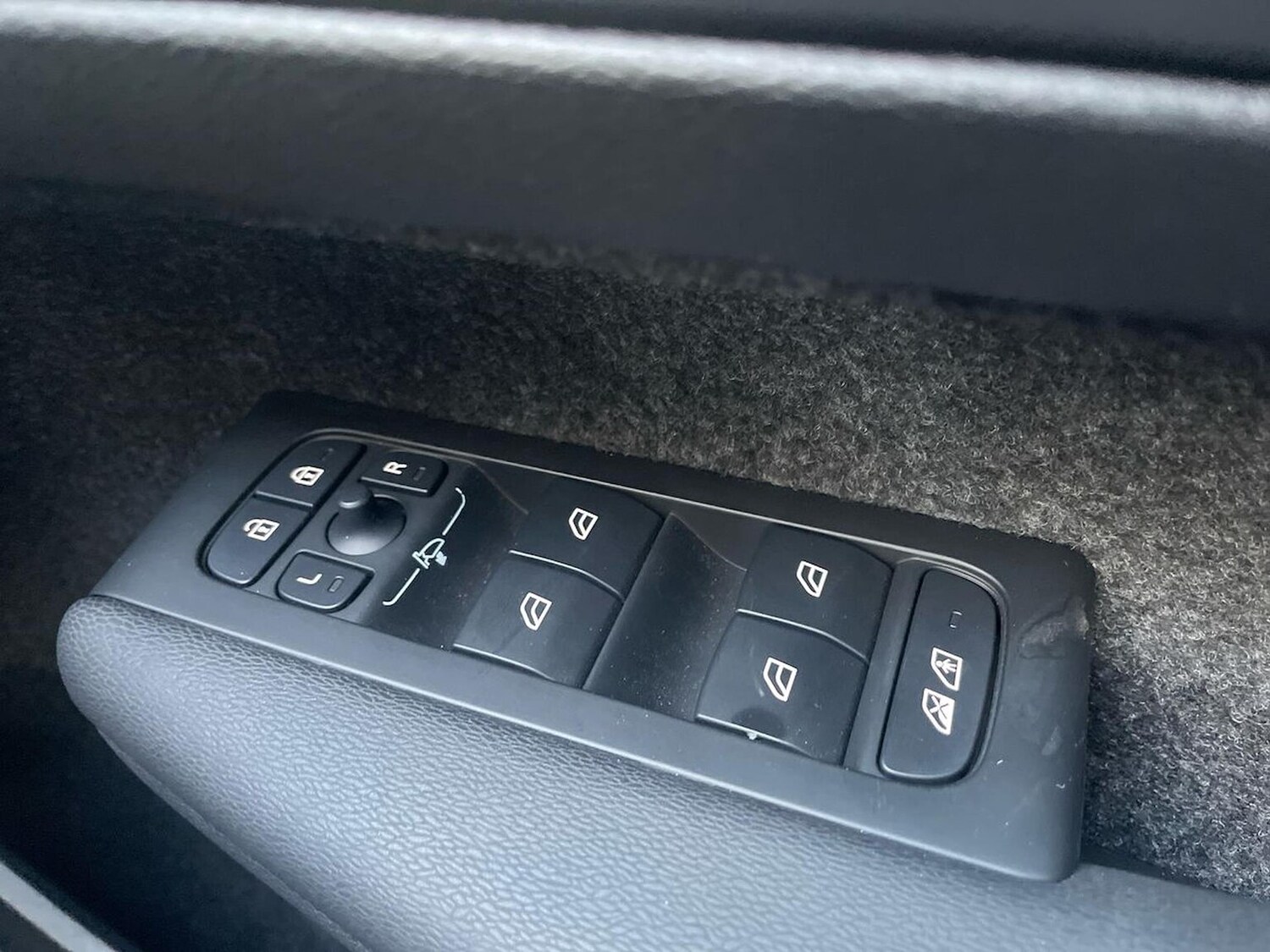 Used Volvo XC40 2025 for sale - 76396955: Photo 21