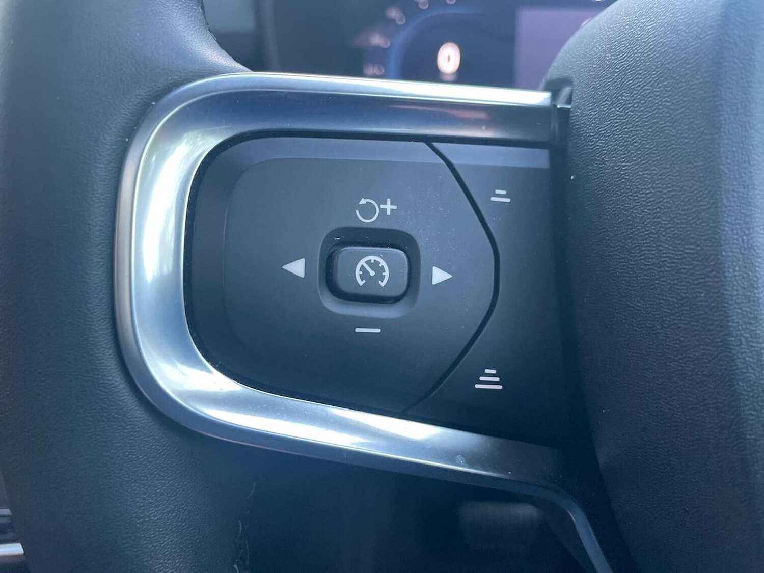 Used Volvo XC40 2025 for sale - 76396955: Photo 27