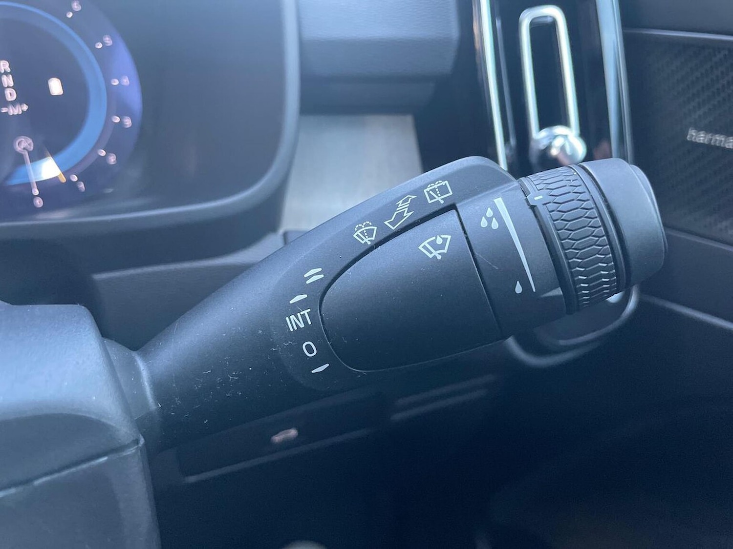 Used Volvo XC40 2025 for sale - 76396955: Photo 28