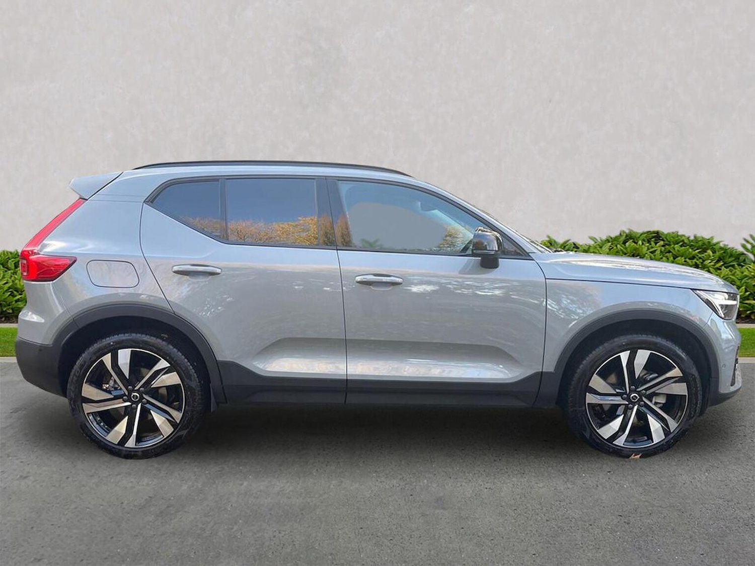 Used Volvo XC40 2025 for sale - 76396955: Photo 3