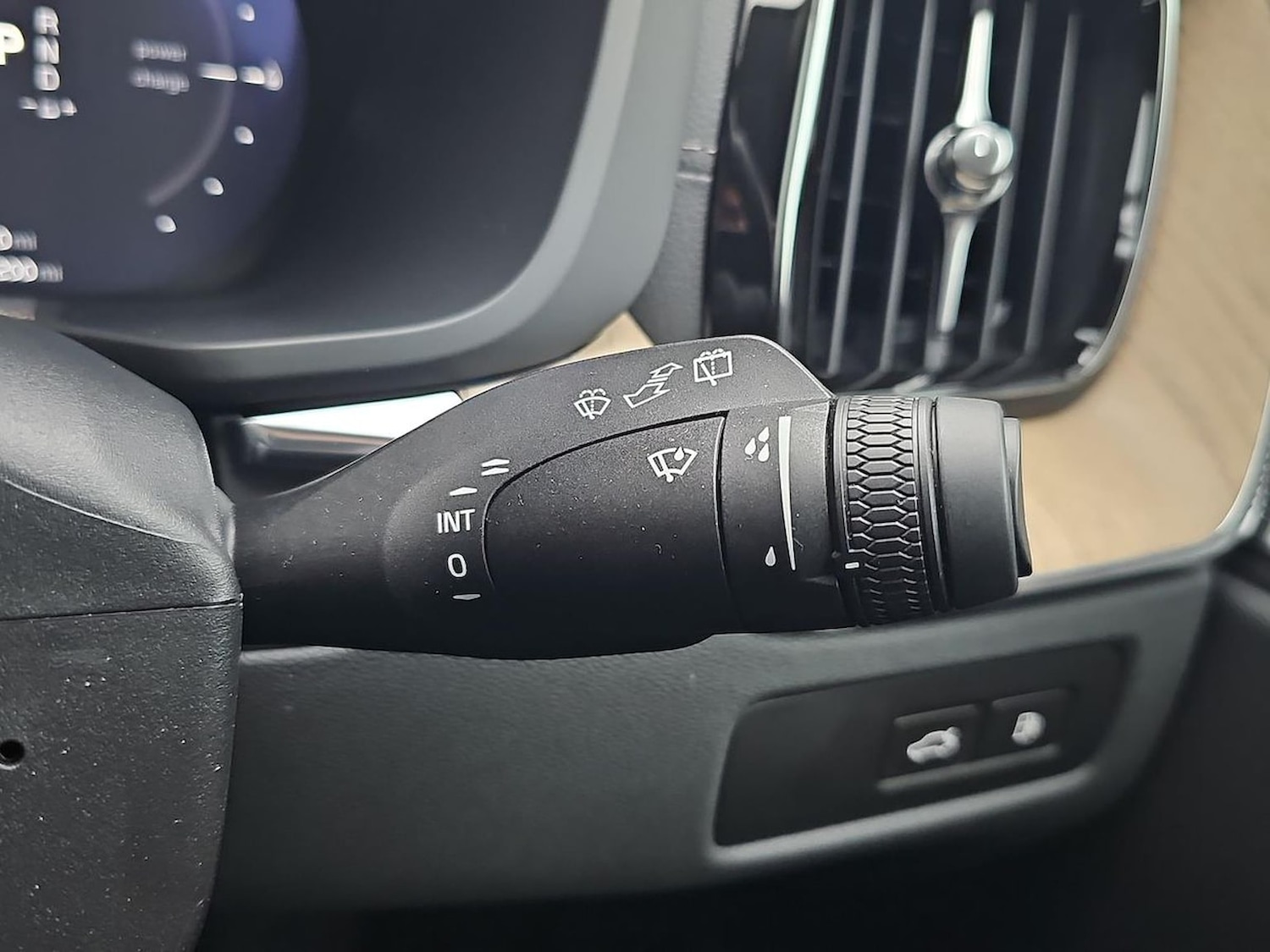 Used Volvo XC60 2025 for sale - 78191406: Photo 30