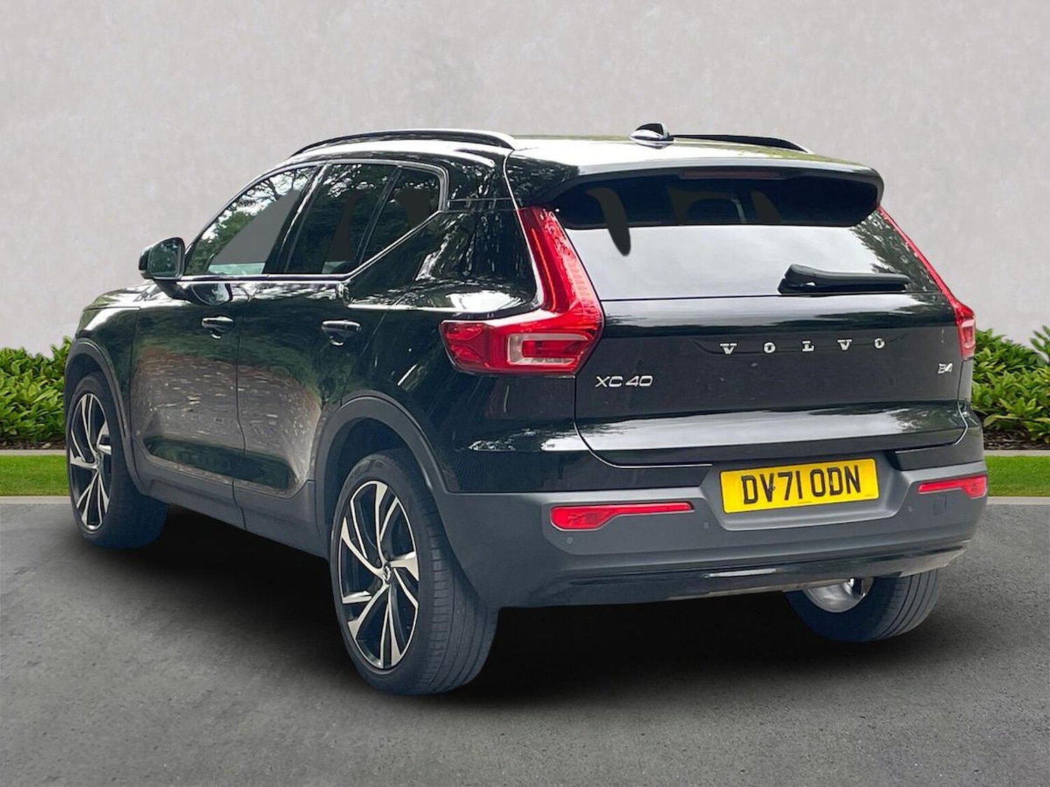 Used Volvo XC40 2021 for sale - 76347033: Photo 2