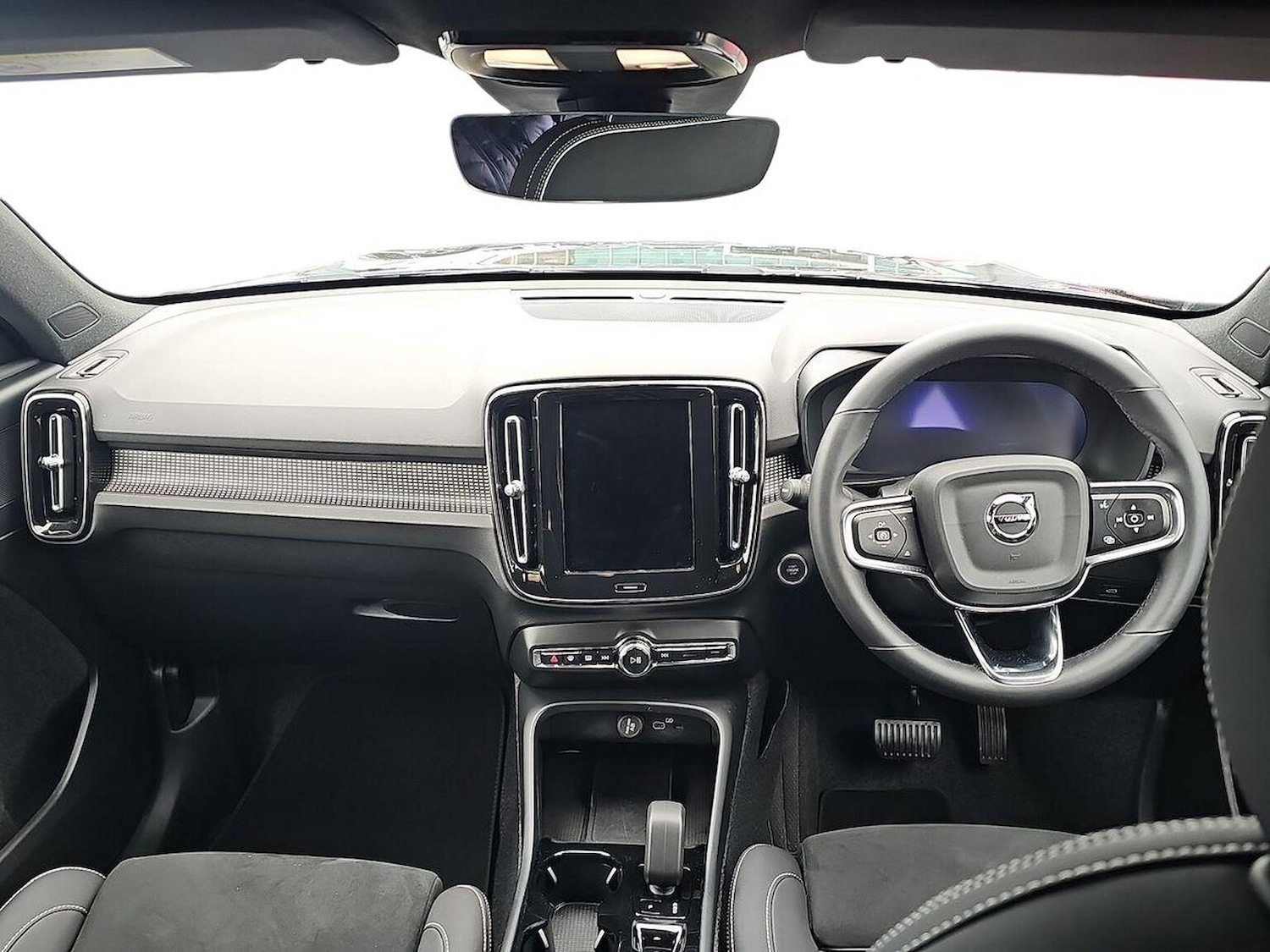 Used Volvo XC40 2025 for sale - 78191345: Photo 10