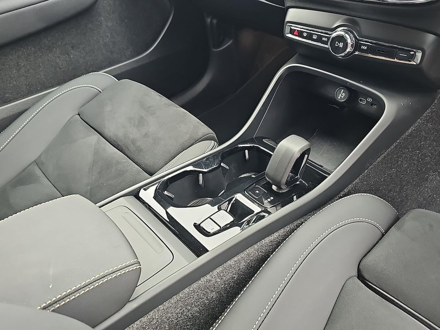 Used Volvo XC40 2025 for sale - 78191345: Photo 15