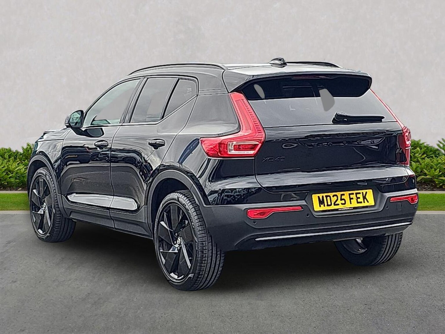 Used Volvo XC40 2025 for sale - 78191345: Photo 2