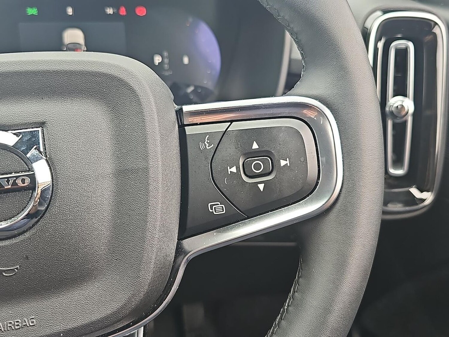 Used Volvo XC40 2025 for sale - 78191345: Photo 27