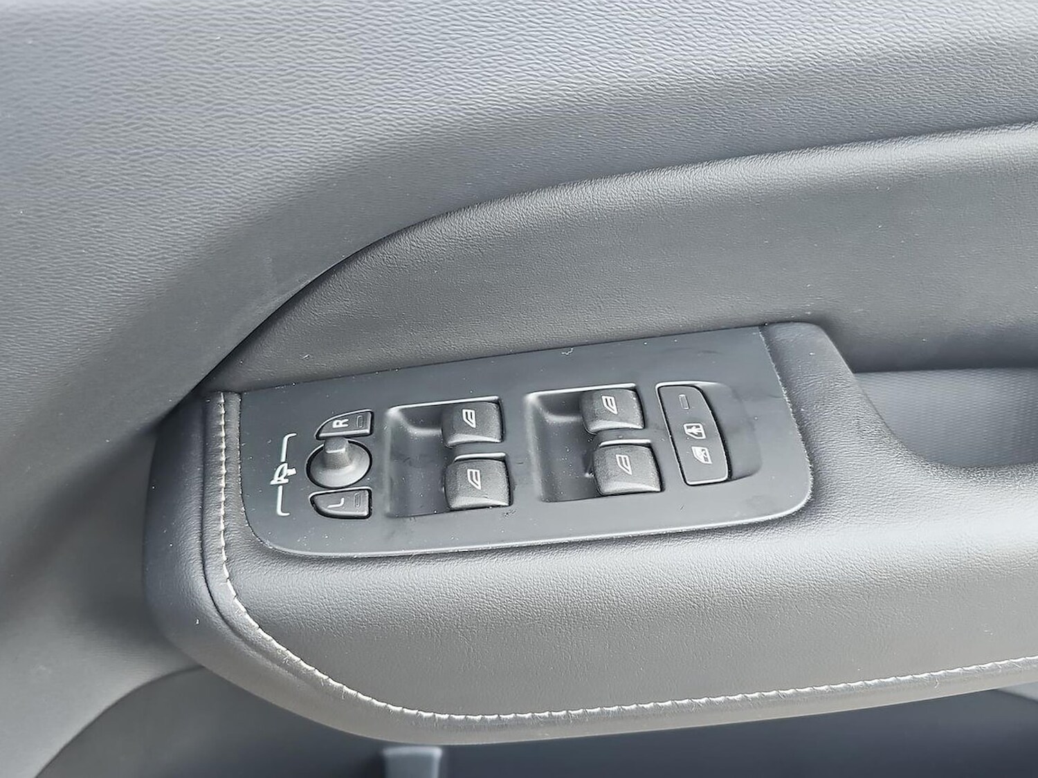 Used Volvo XC60 2023 for sale - 78191384: Photo 23