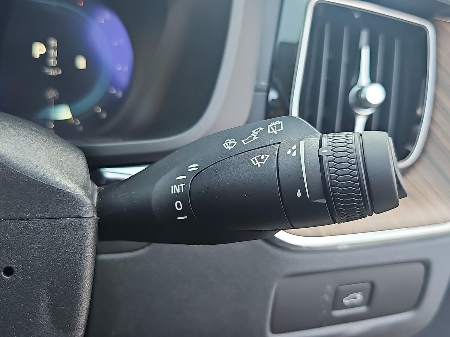 Used Volvo XC60 2023 for sale - 78191384: Photo 29