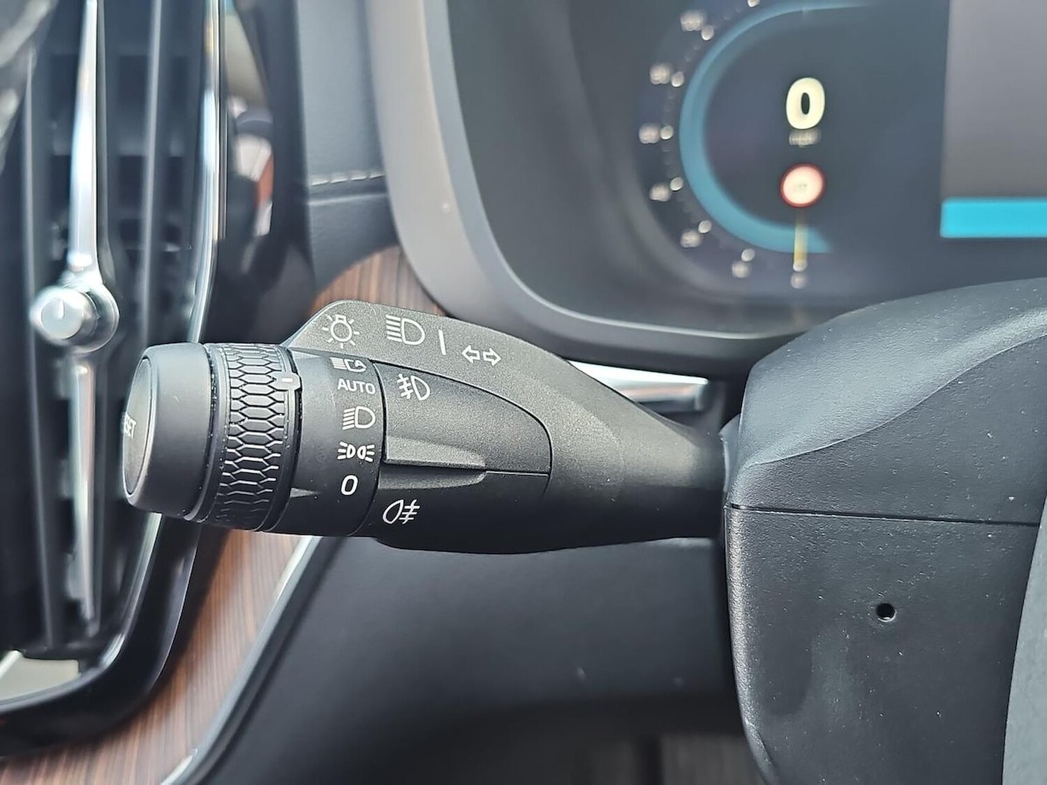 Used Volvo XC60 2023 for sale - 78191384: Photo 30