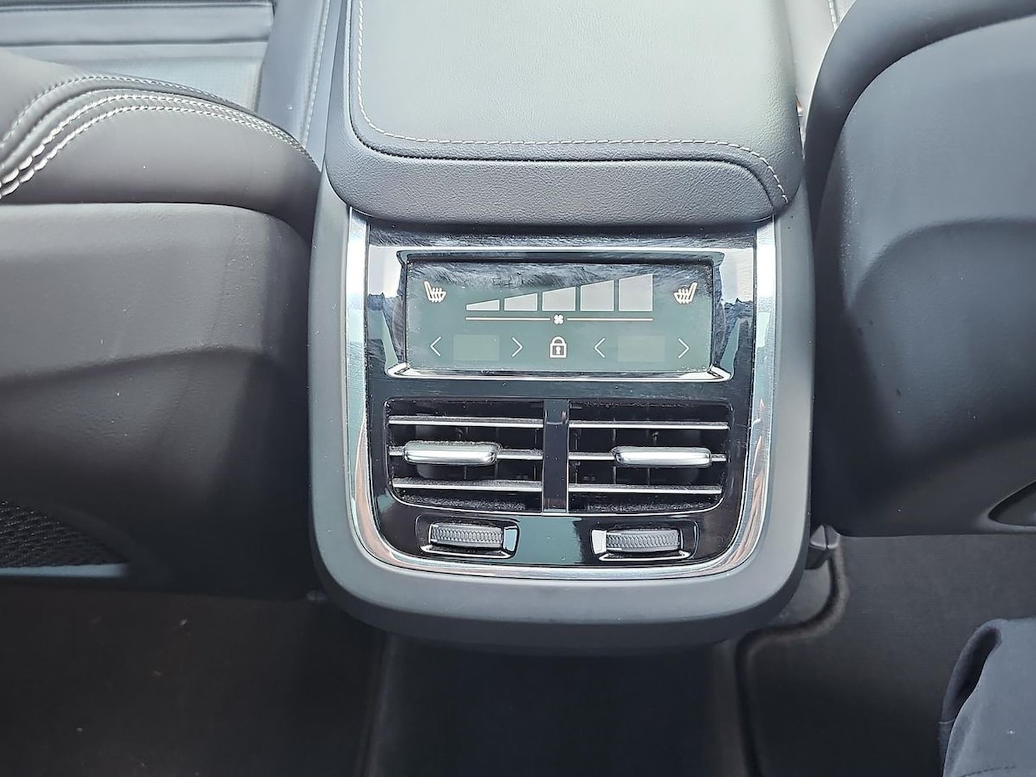 Used Volvo XC60 2023 for sale - 78191384: Photo 45