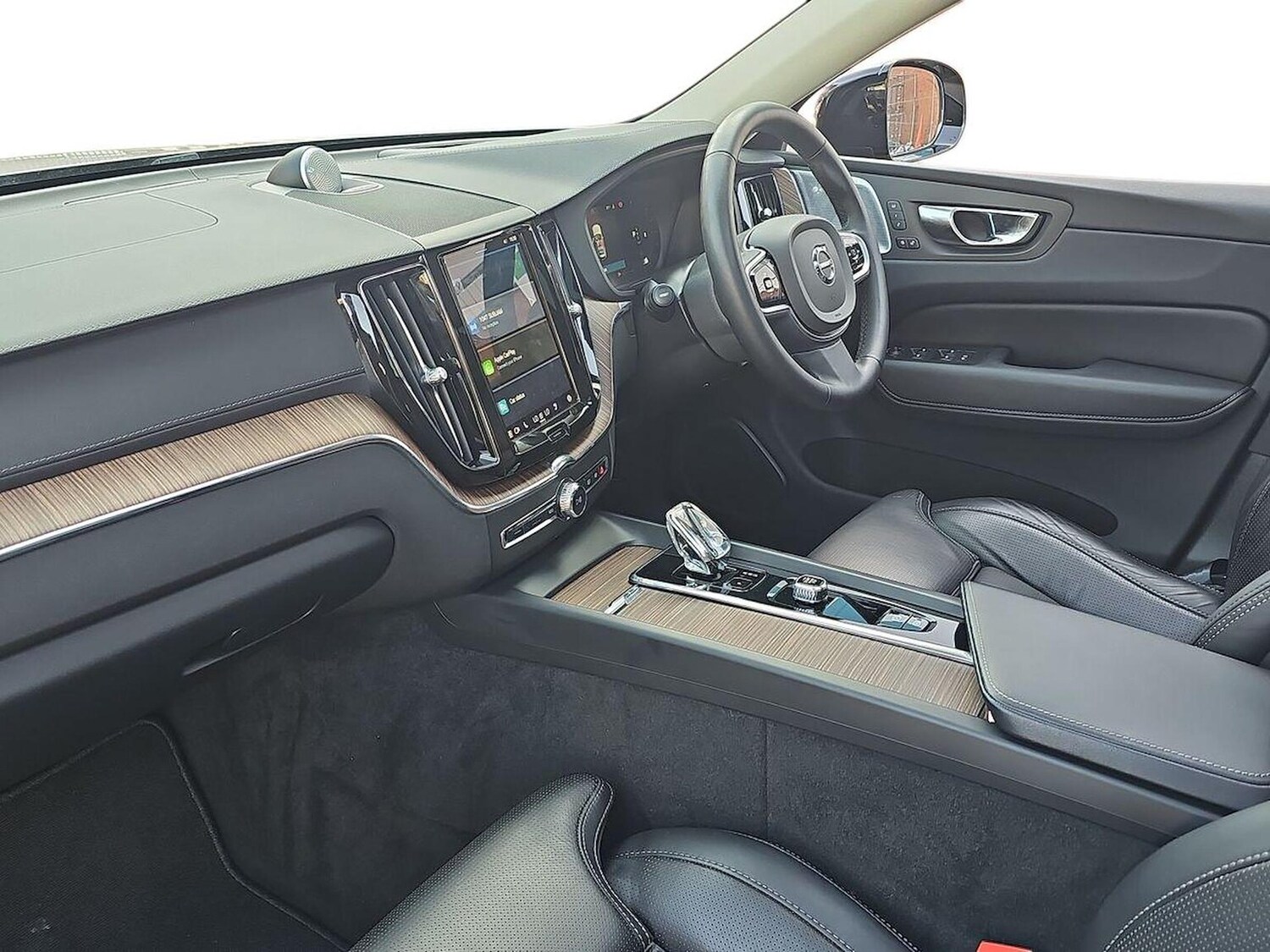 Used Volvo XC60 2023 for sale - 78191384: Photo 9