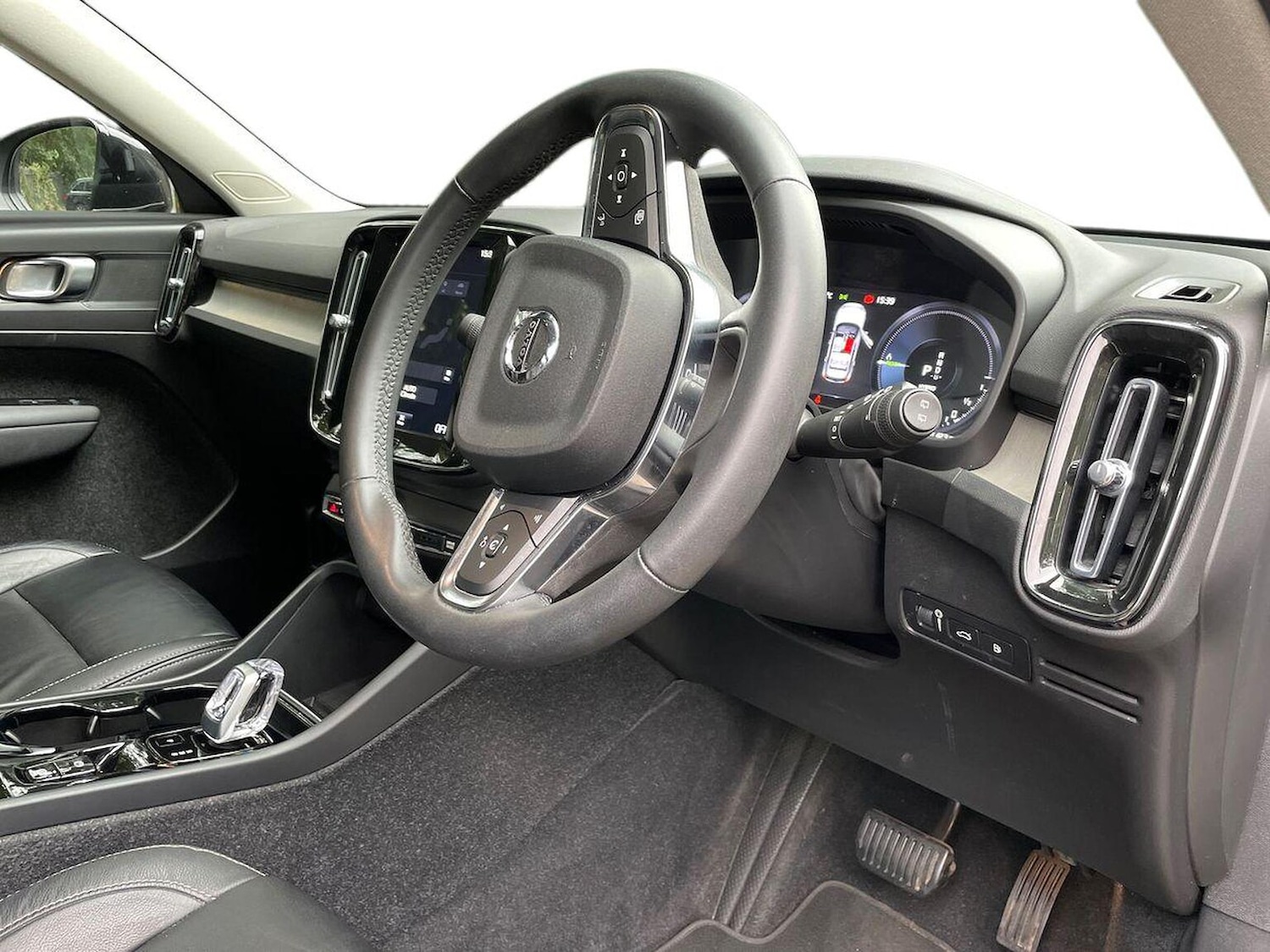 Used Volvo XC40 2022 for sale - 76101423: Photo 15
