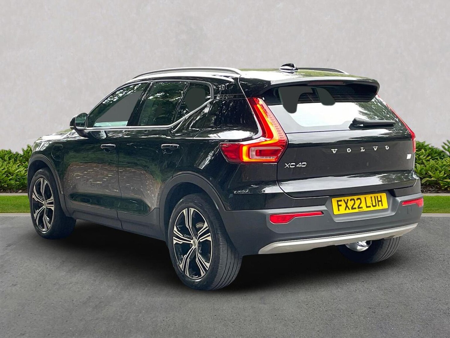 Used Volvo XC40 2022 for sale - 76101423: Photo 2