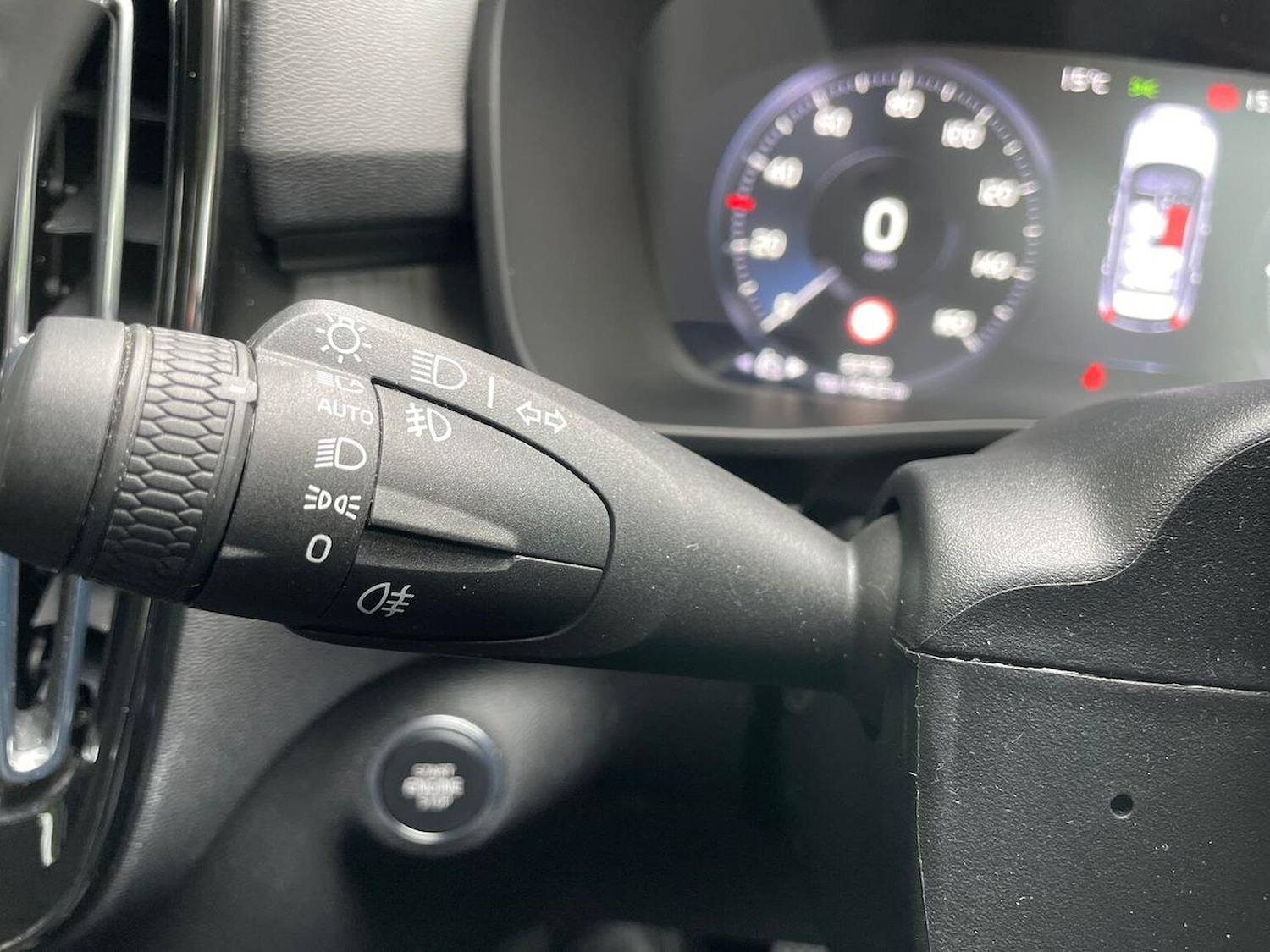 Used Volvo XC40 2022 for sale - 76101423: Photo 28