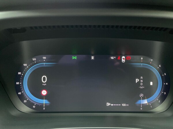Used Volvo XC40 2024 for sale - 76253688: Photo 10