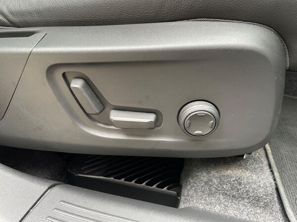 Used Volvo XC40 2024 for sale - 76253688: Photo 30