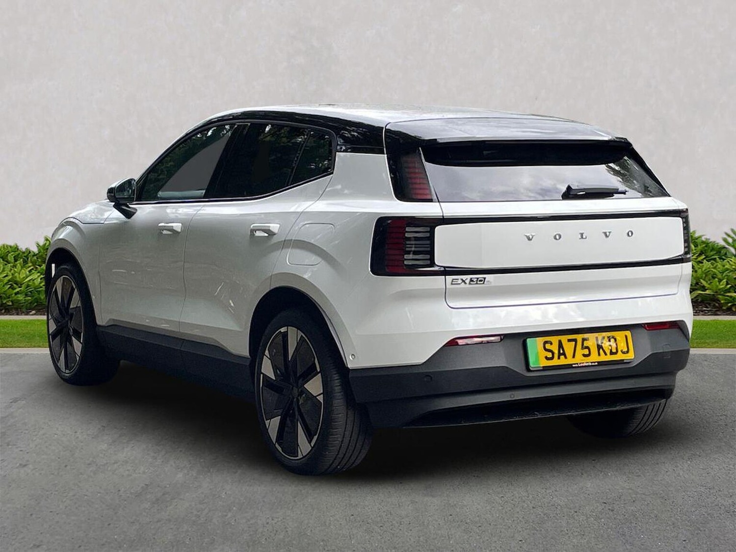 Used Volvo EX30 2025 for sale - 76807494: Photo 2