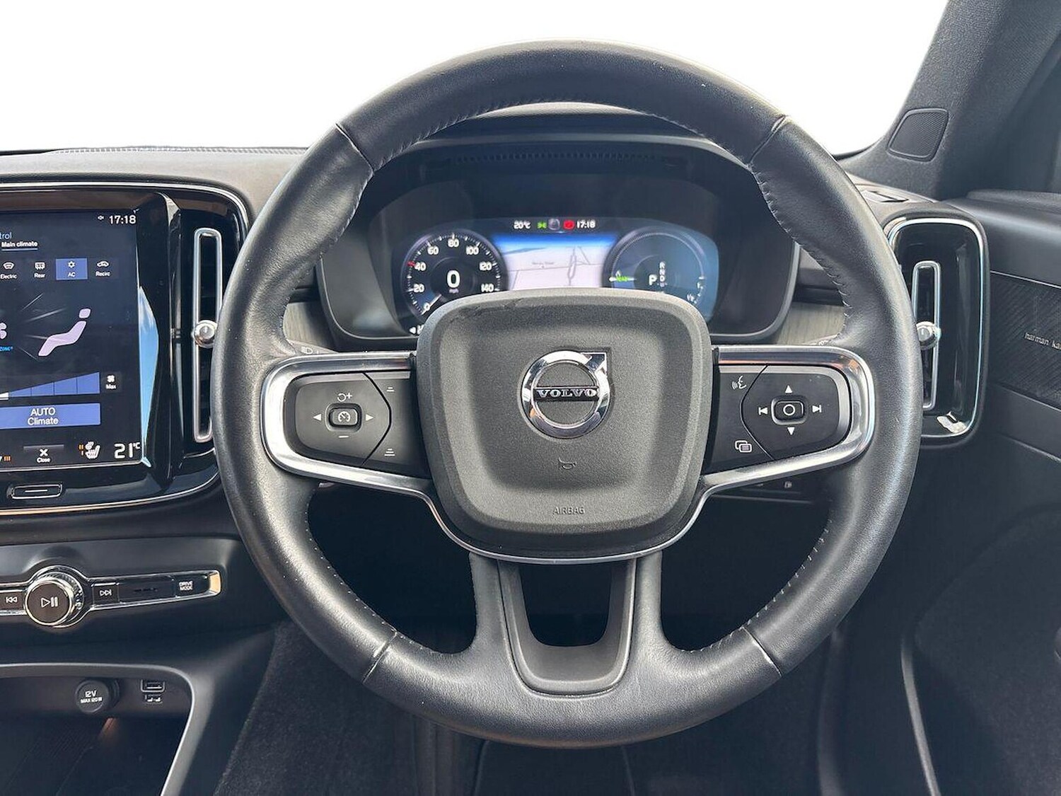 Used Volvo XC40 2020 for sale - 76005836: Photo 9