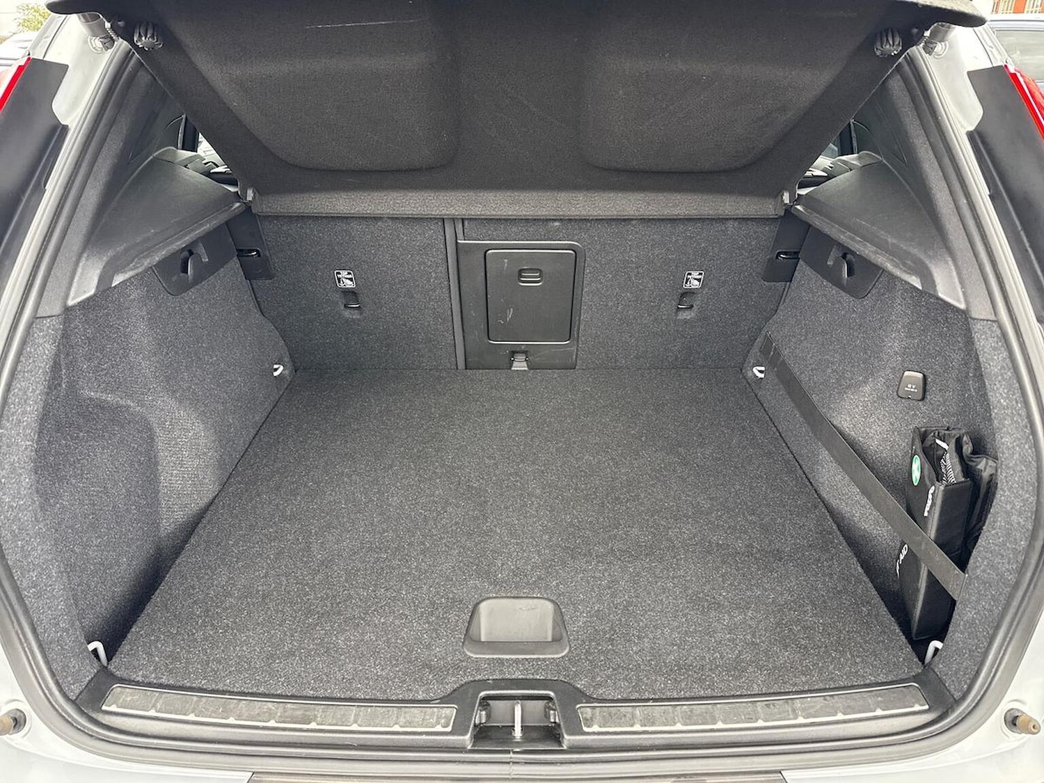 Used Volvo XC40 2020 for sale - 76699389: Photo 17