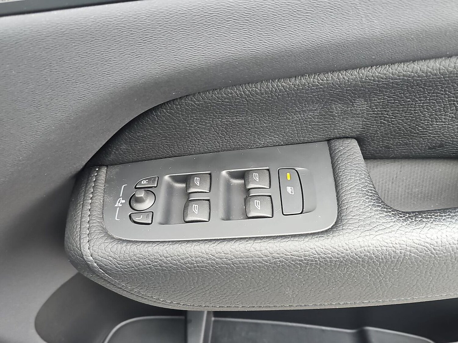 Used Volvo XC60 2022 for sale - 78191347: Photo 23