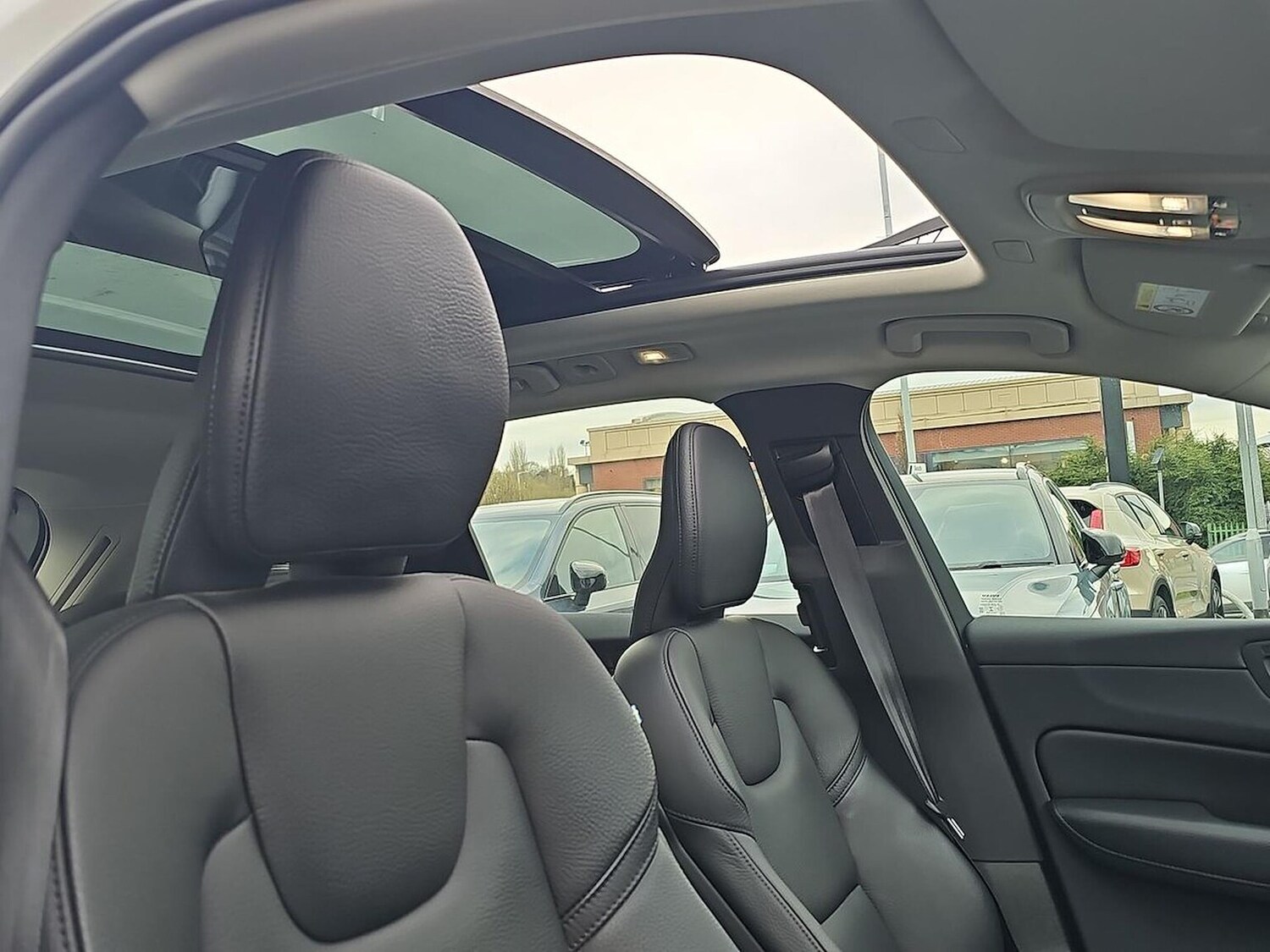 Used Volvo XC60 2022 for sale - 78191347: Photo 46