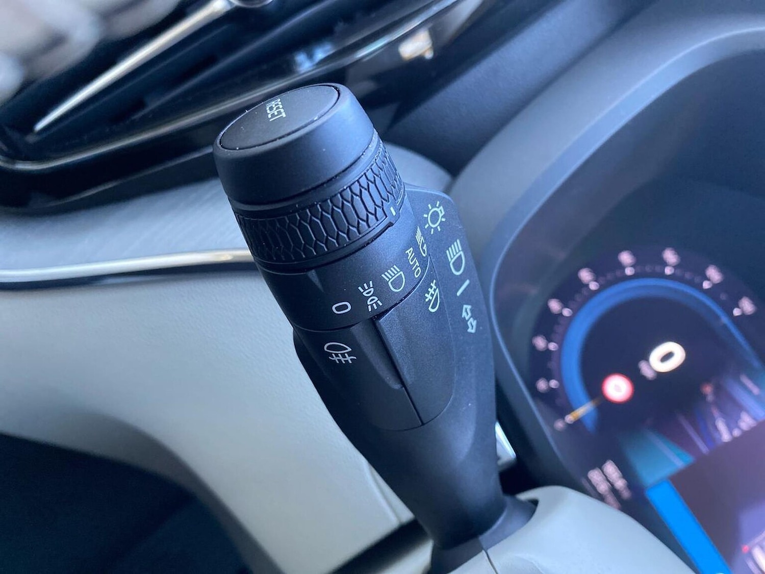 Used Volvo XC60 2023 for sale - 76693421: Photo 28