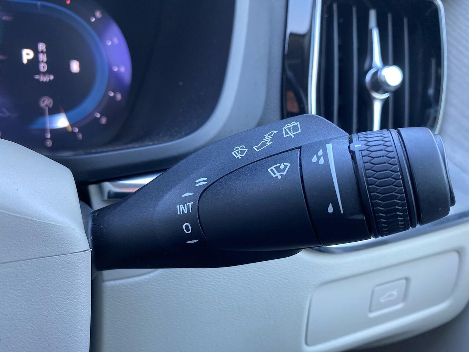 Used Volvo XC60 2023 for sale - 76693421: Photo 29