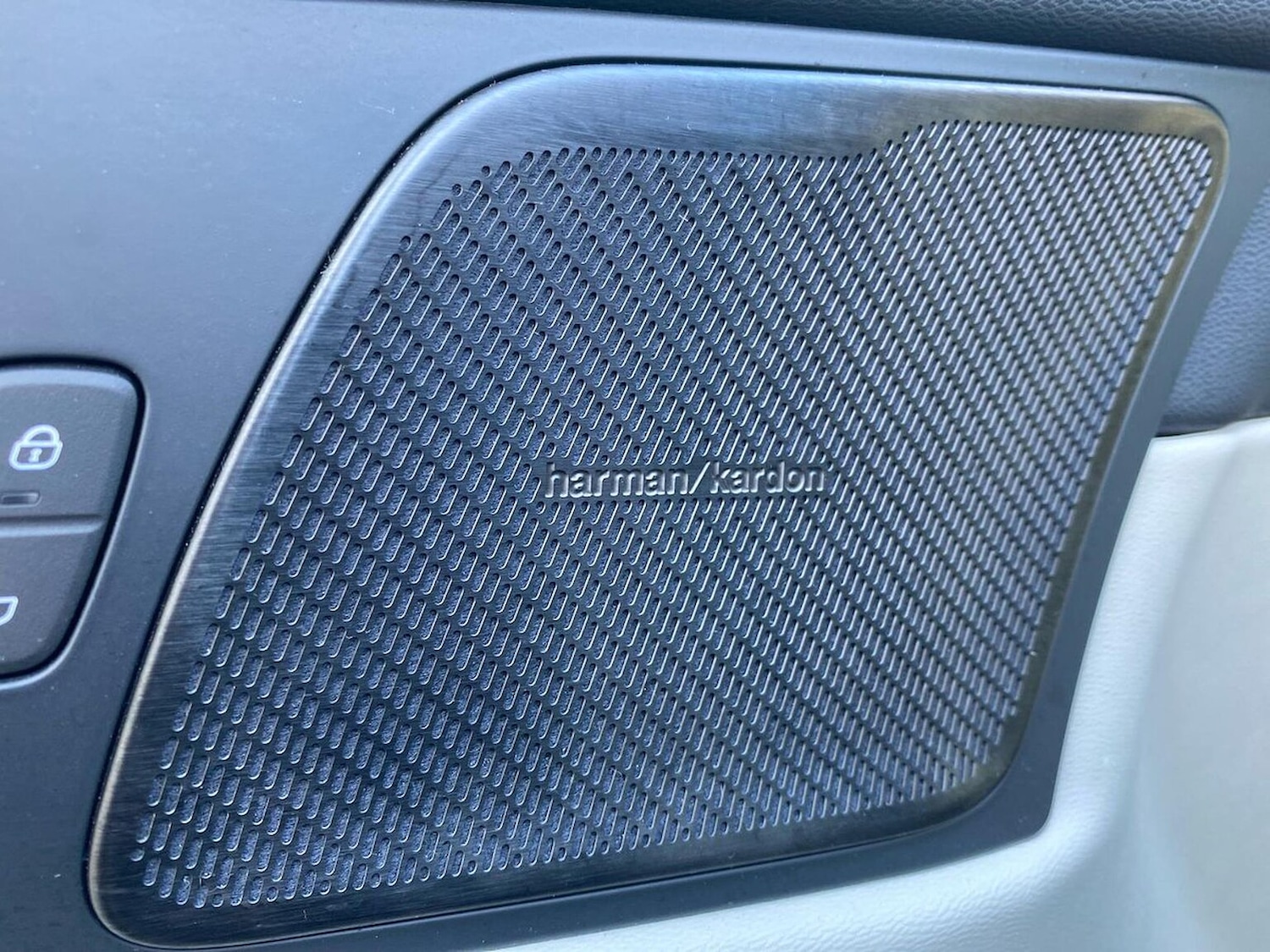 Used Volvo XC60 2023 for sale - 76693421: Photo 31