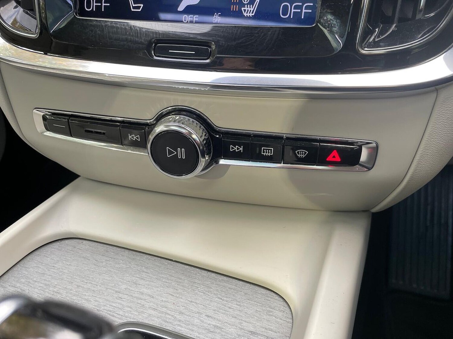 Used Volvo V60 2018 for sale - 76382645: Photo 12