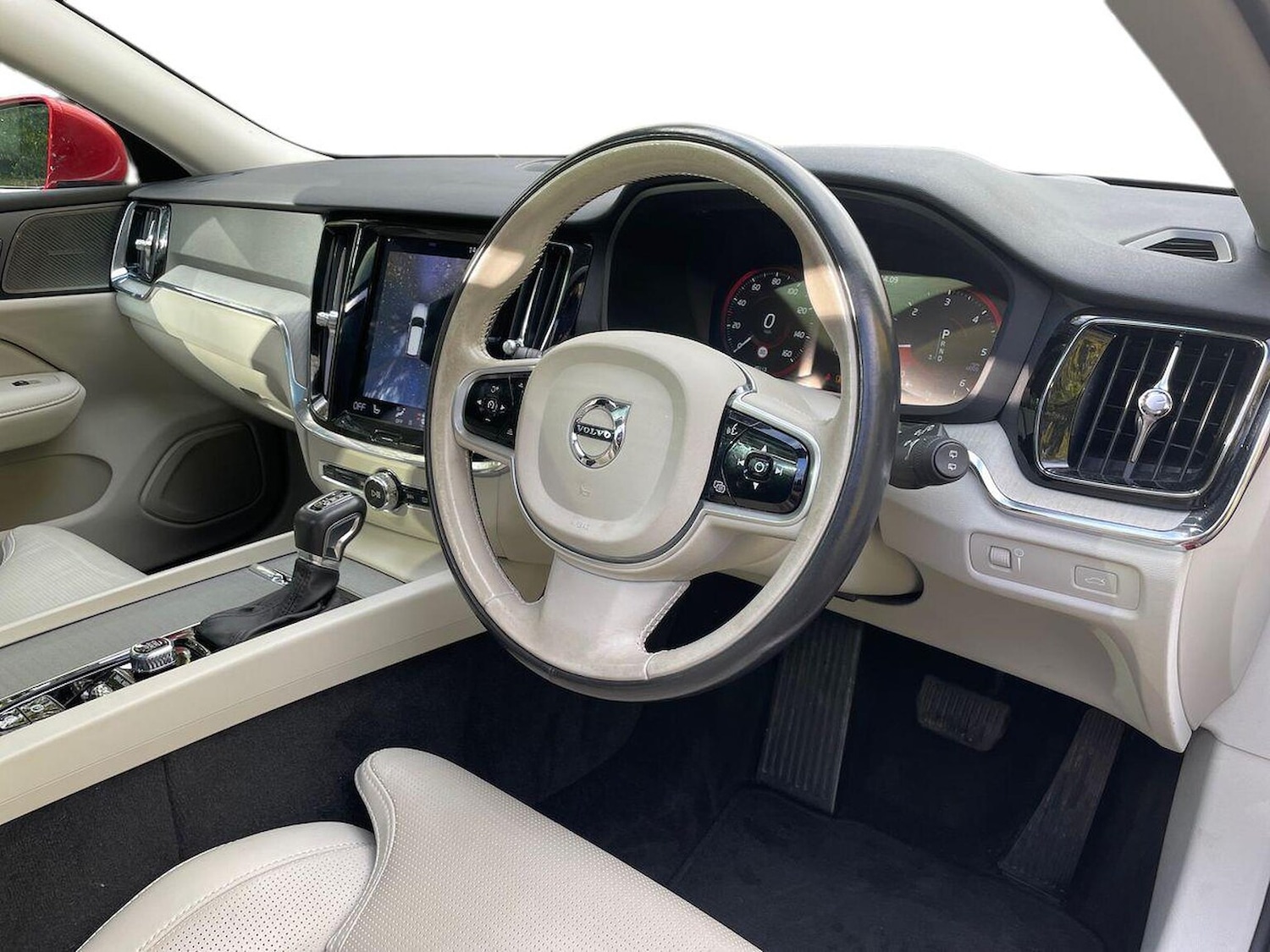 Used Volvo V60 2018 for sale - 76382645: Photo 15