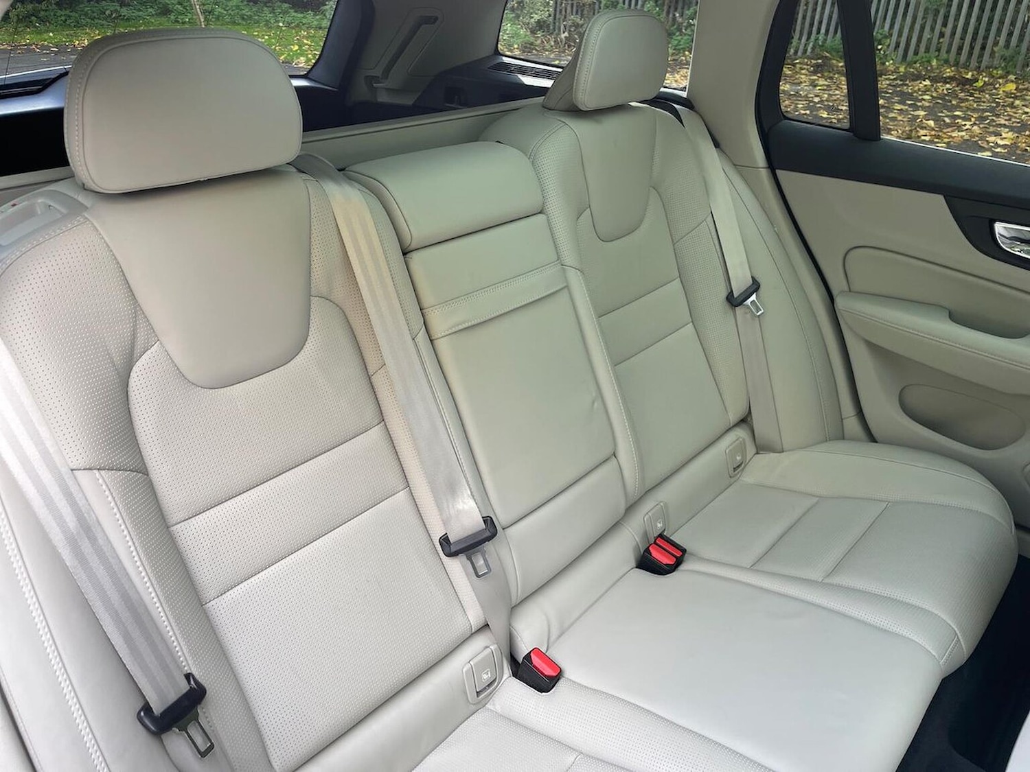 Used Volvo V60 2018 for sale - 76382645: Photo 16