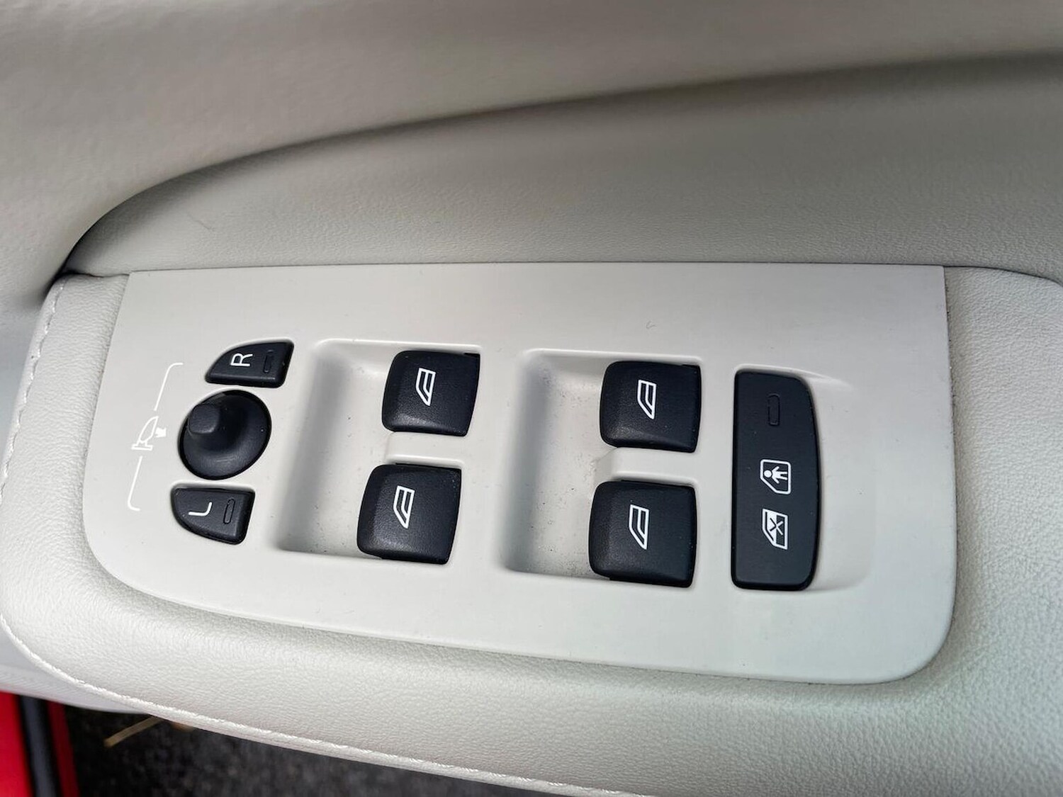 Used Volvo V60 2018 for sale - 76382645: Photo 21