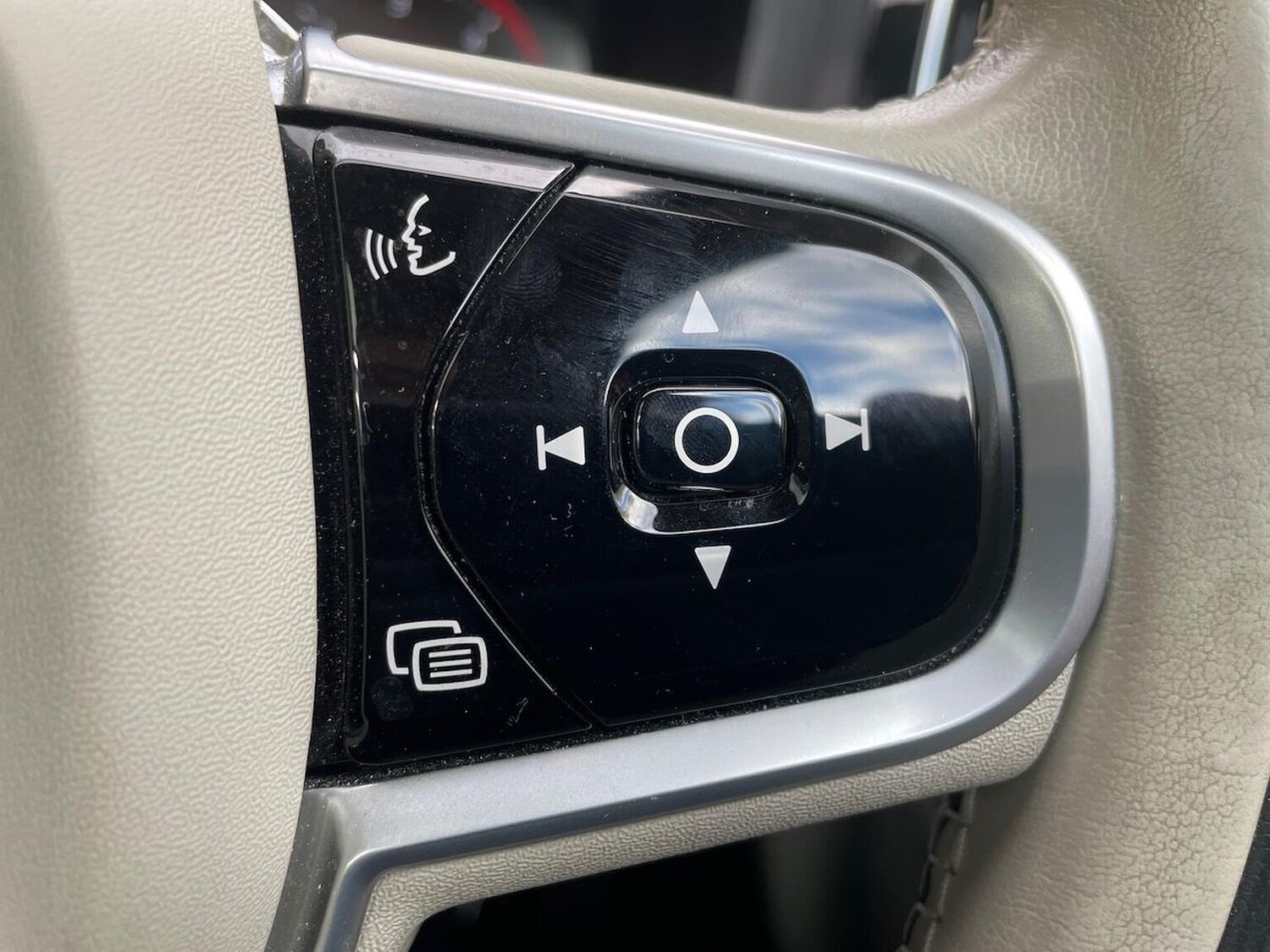 Used Volvo V60 2018 for sale - 76382645: Photo 26