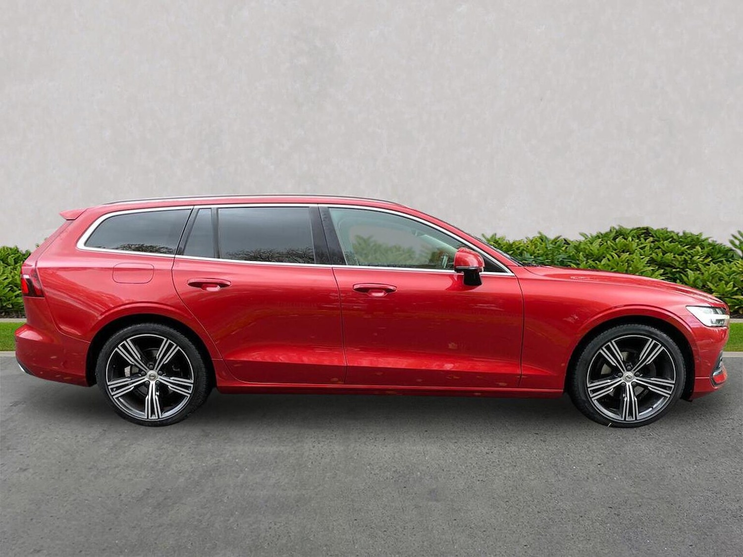 Used Volvo V60 2018 for sale - 76382645: Photo 3