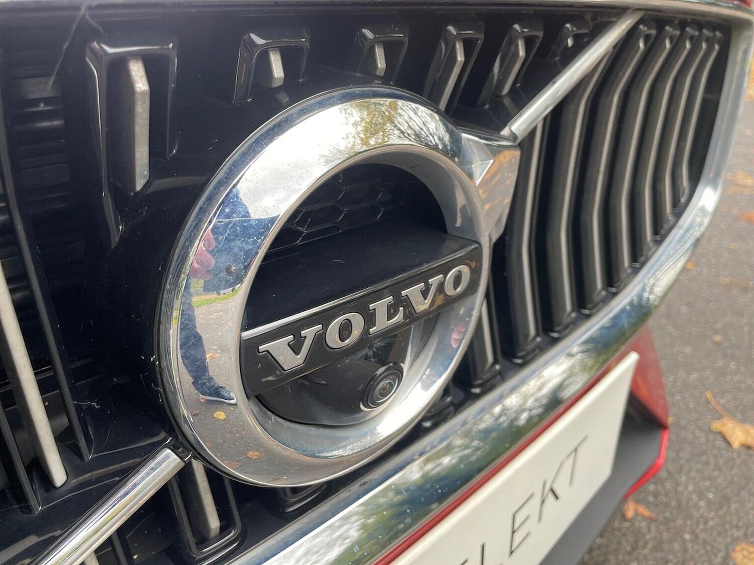 Used Volvo V60 2018 for sale - 76382645: Photo 33