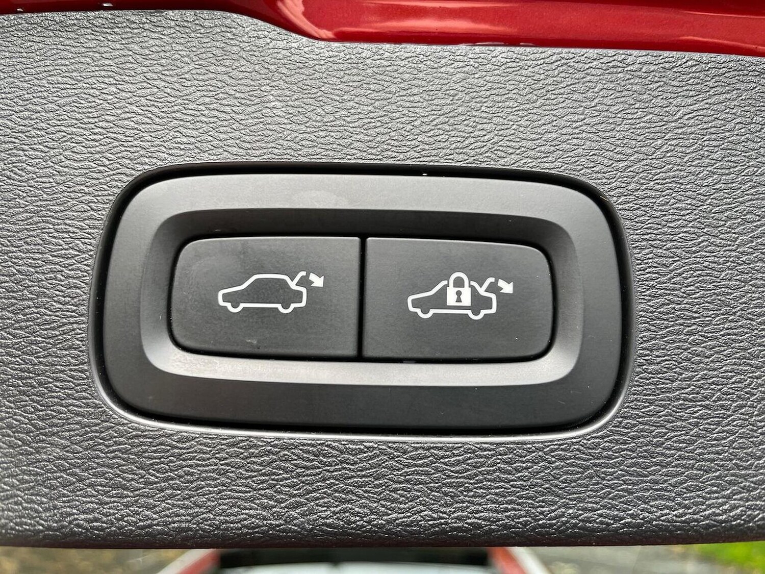 Used Volvo V60 2018 for sale - 76382645: Photo 41