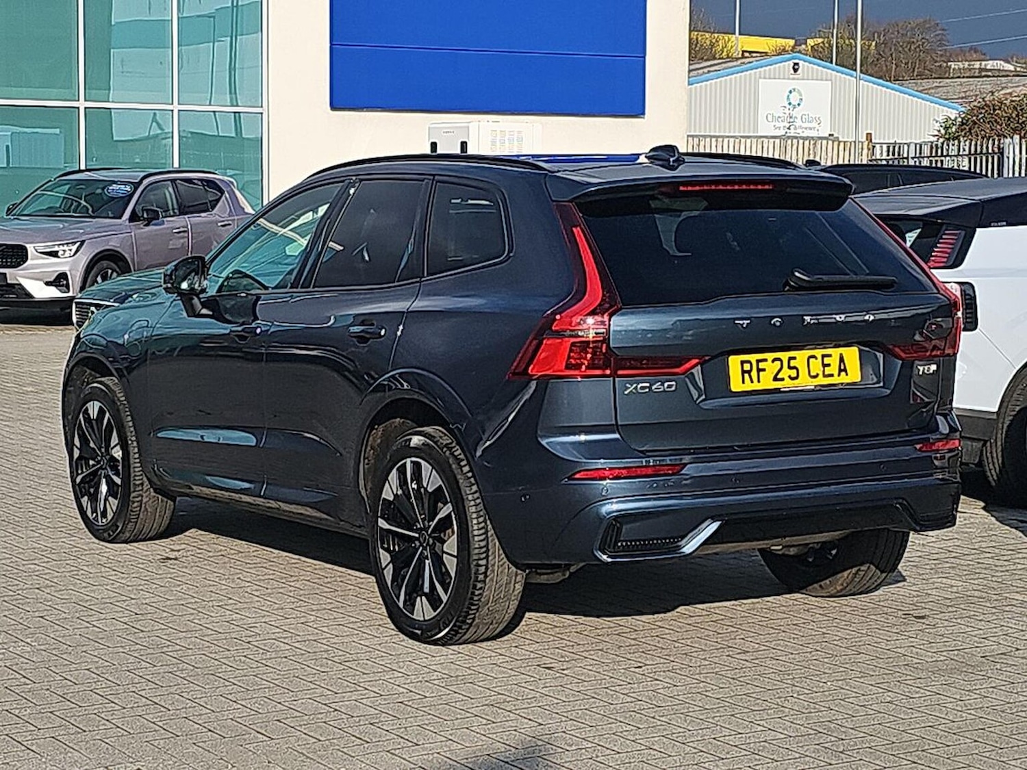 Used Volvo XC60 2025 for sale - 77845298: Photo 2