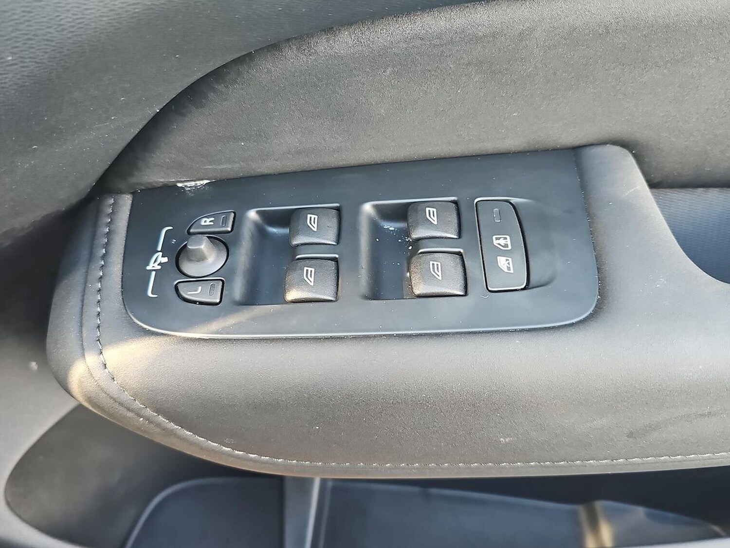 Used Volvo XC60 2025 for sale - 77845298: Photo 21