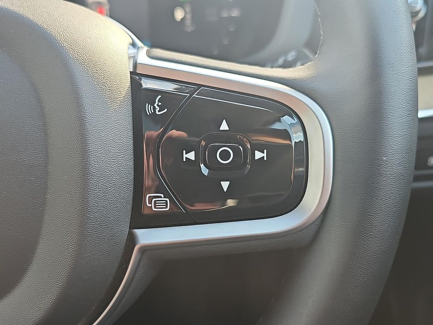 Used Volvo XC60 2025 for sale - 77845298: Photo 25